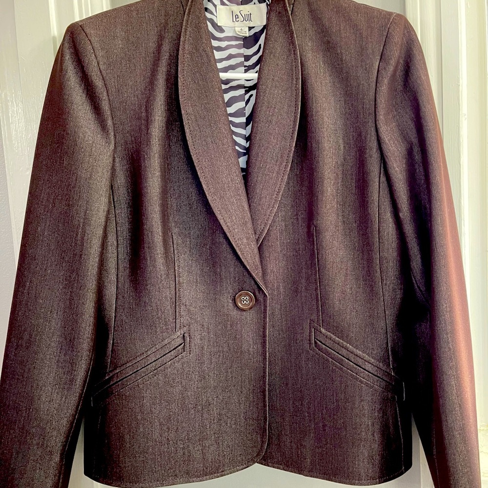 Le Suit Women set